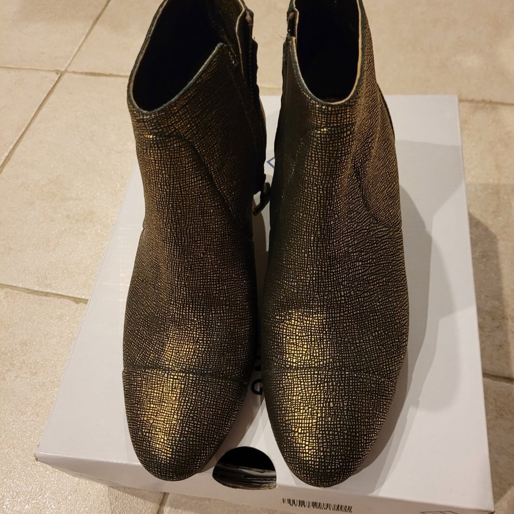 Lavain Gold Booties - Picture 2 of 2